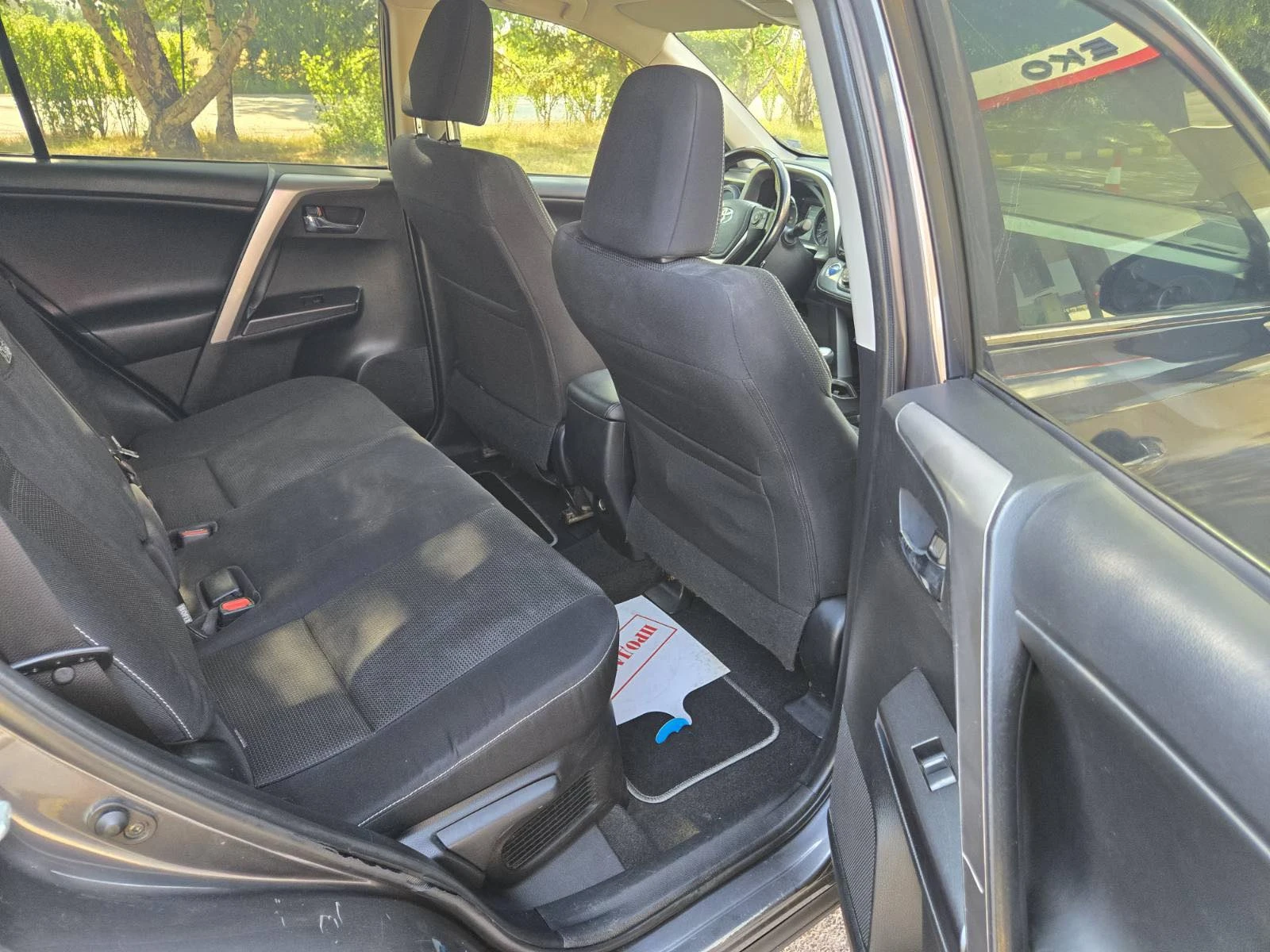 Toyota Rav4 Hybrid* 2.5*  - изображение 10