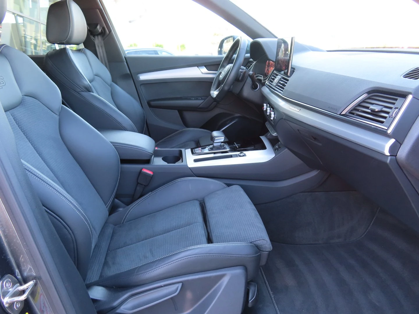 Audi Q5 S line 40 TDI quattro - изображение 6