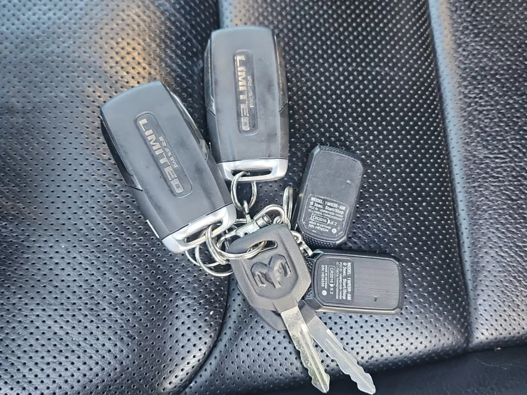 Dodge RAM 1500 * LIMITED CREW CAB SHORT BED * CARFAX * ��� ������ | Mobile.bg � ����������� 8