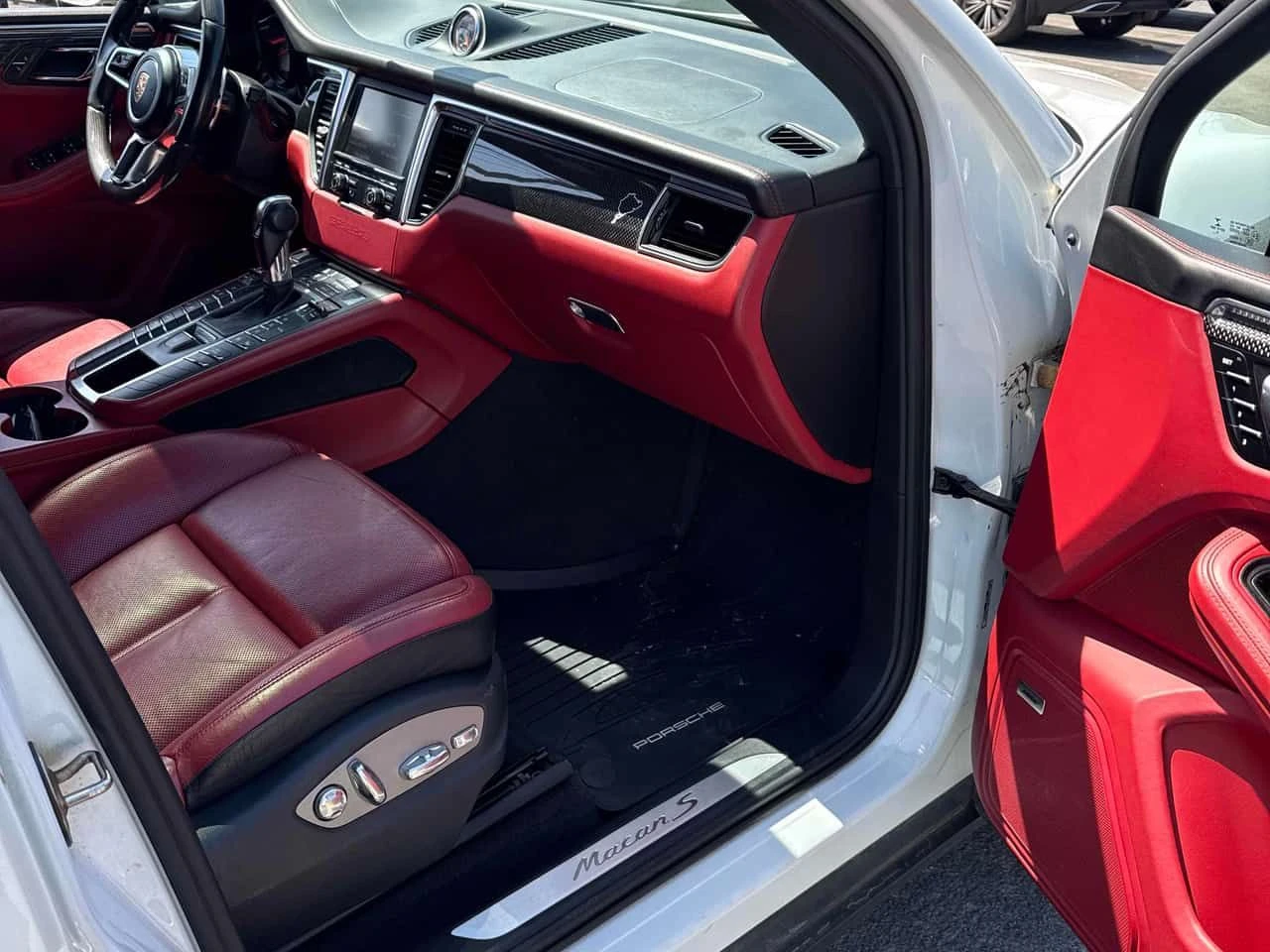 Porsche Macan * S * ОБДУХВАНЕ * ПАМЕТ * PANO * NAVI, снимка 14 - Автомобили и джипове - 54441912