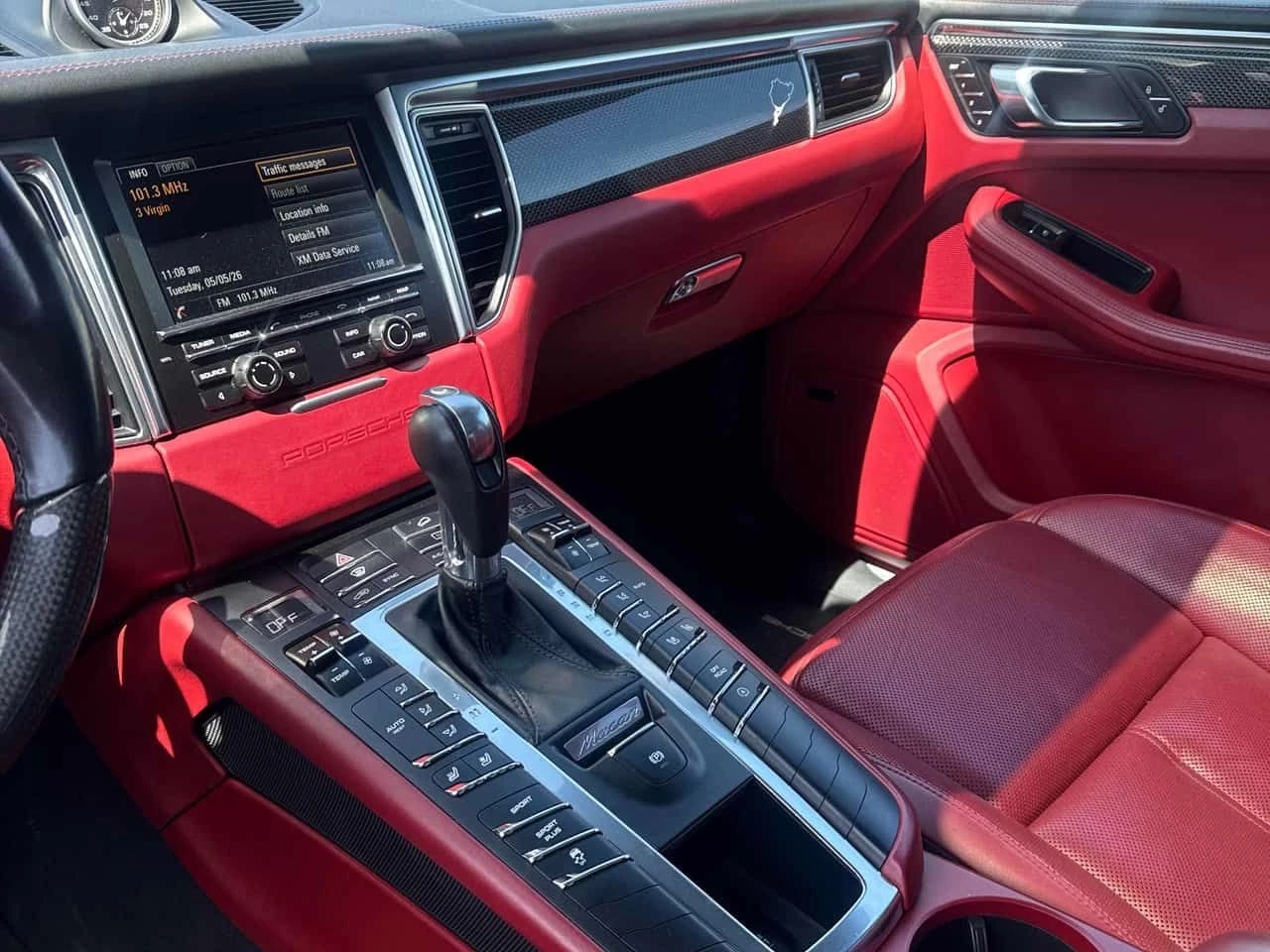 Porsche Macan * S * ОБДУХВАНЕ * ПАМЕТ * PANO * NAVI, снимка 9 - Автомобили и джипове - 54441912