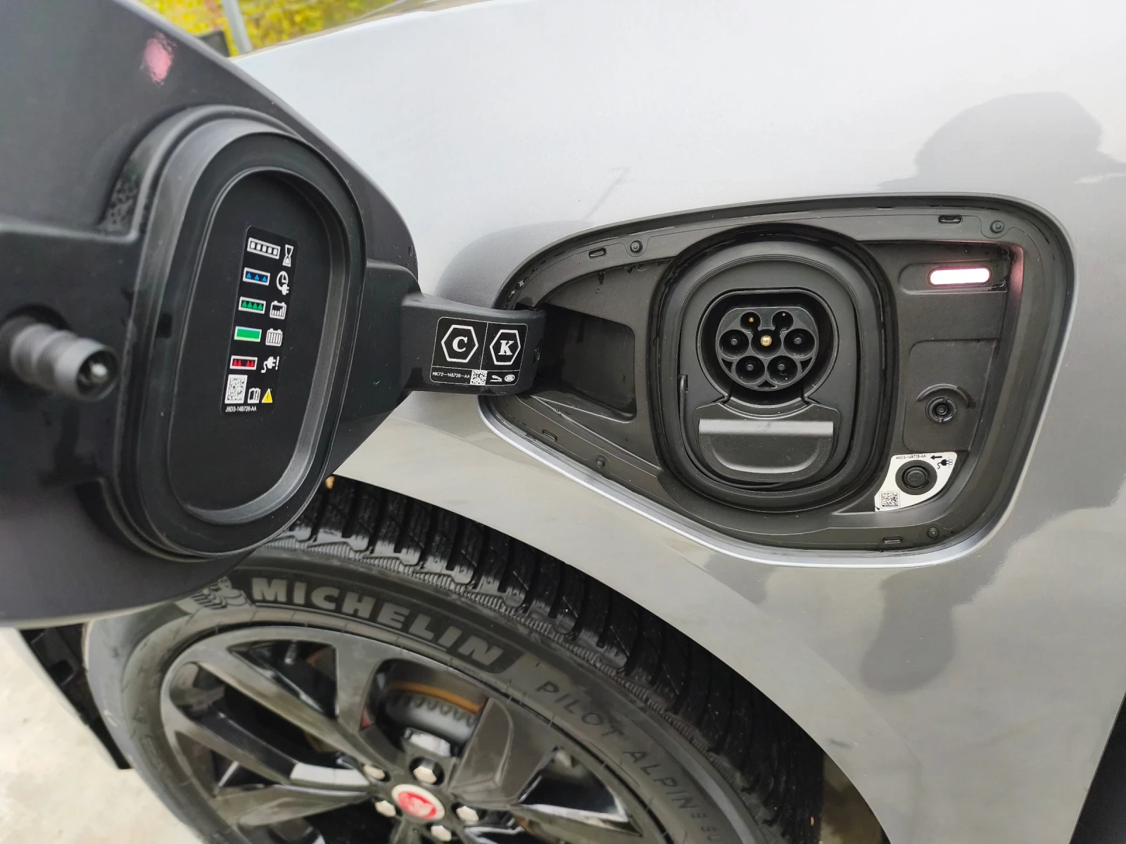 Jaguar I-Pace 90kWh, снимка 15 - Автомобили и джипове - 54715359