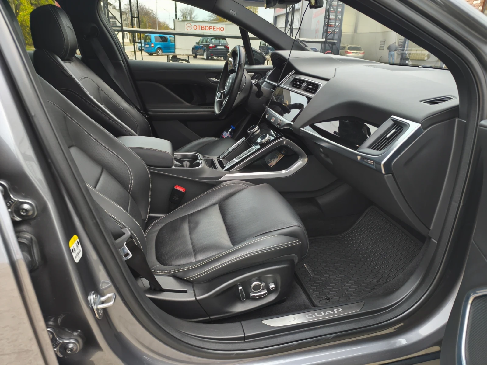 Jaguar I-Pace 90kWh, снимка 9 - Автомобили и джипове - 54715359