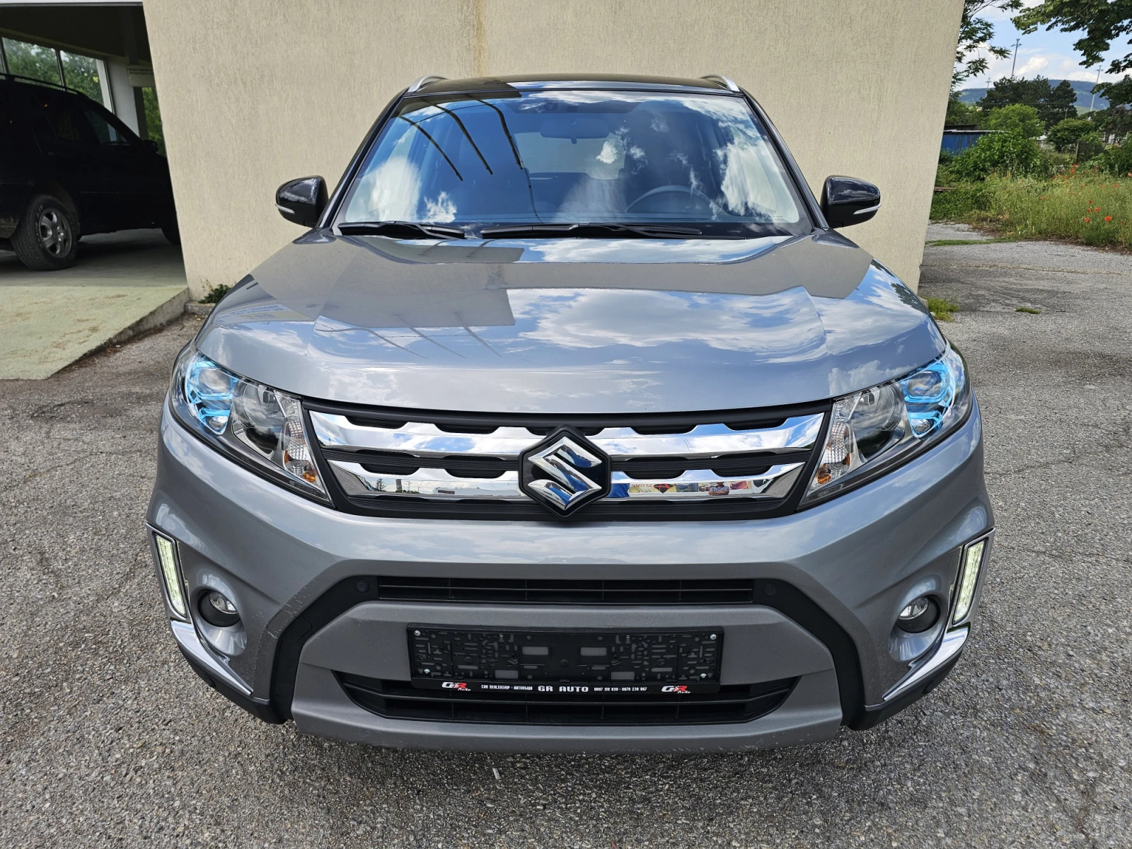 Suzuki Vitara 1.6i 4x4 AllGrip FULL OPTIONAL, снимка 2 - Автомобили и джипове - 54738744