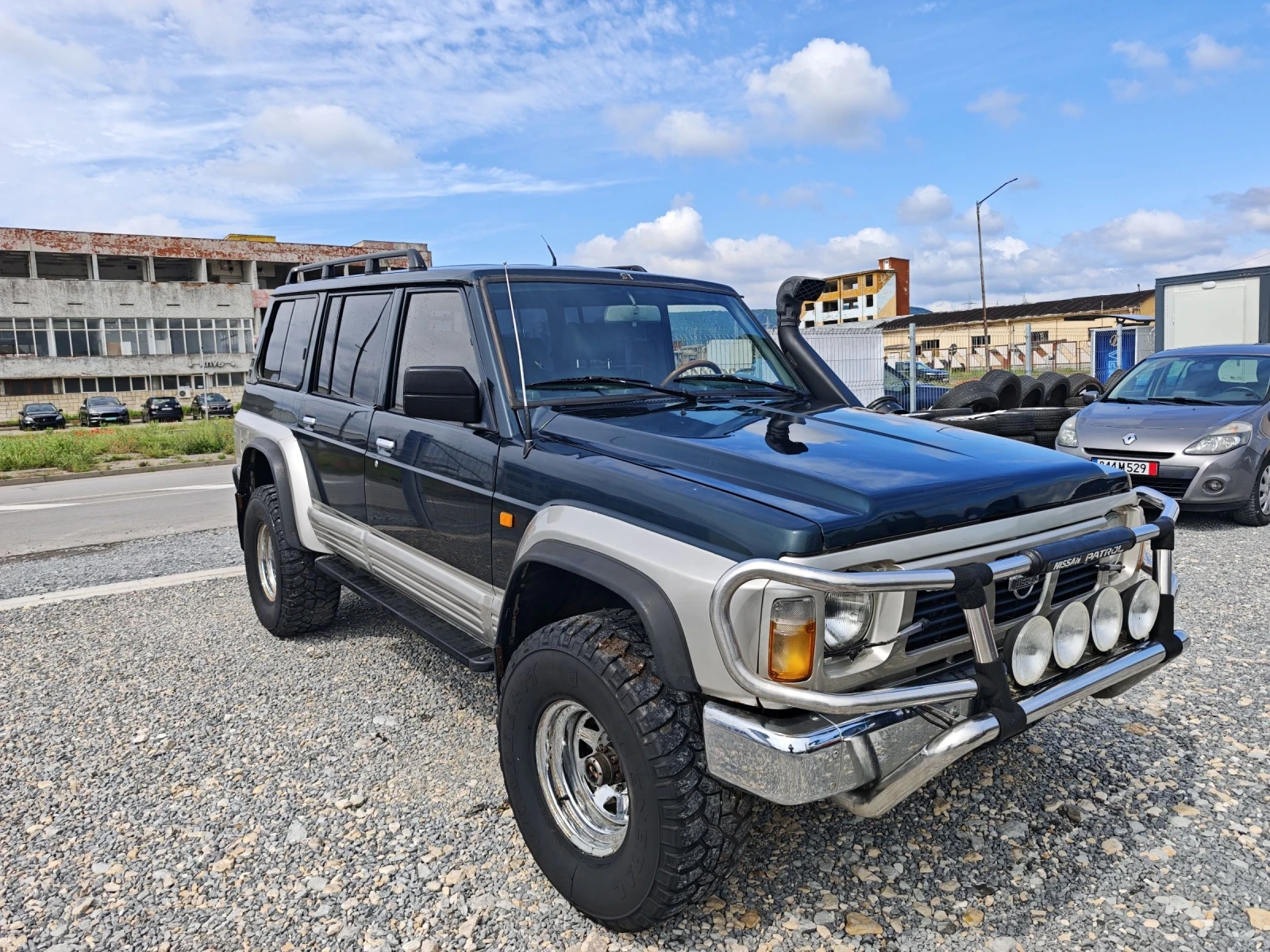 Nissan Patrol Nissan Patrol 7Местен, снимка 3 - Автомобили и джипове - 54899538