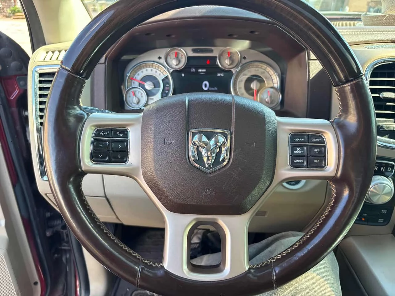 Dodge RAM 1500 * Longhorn * CARFAX * ОПЦИЯ ЗА ФИНАНСИРАНЕ , снимка 13 - Автомобили и джипове - 55223892