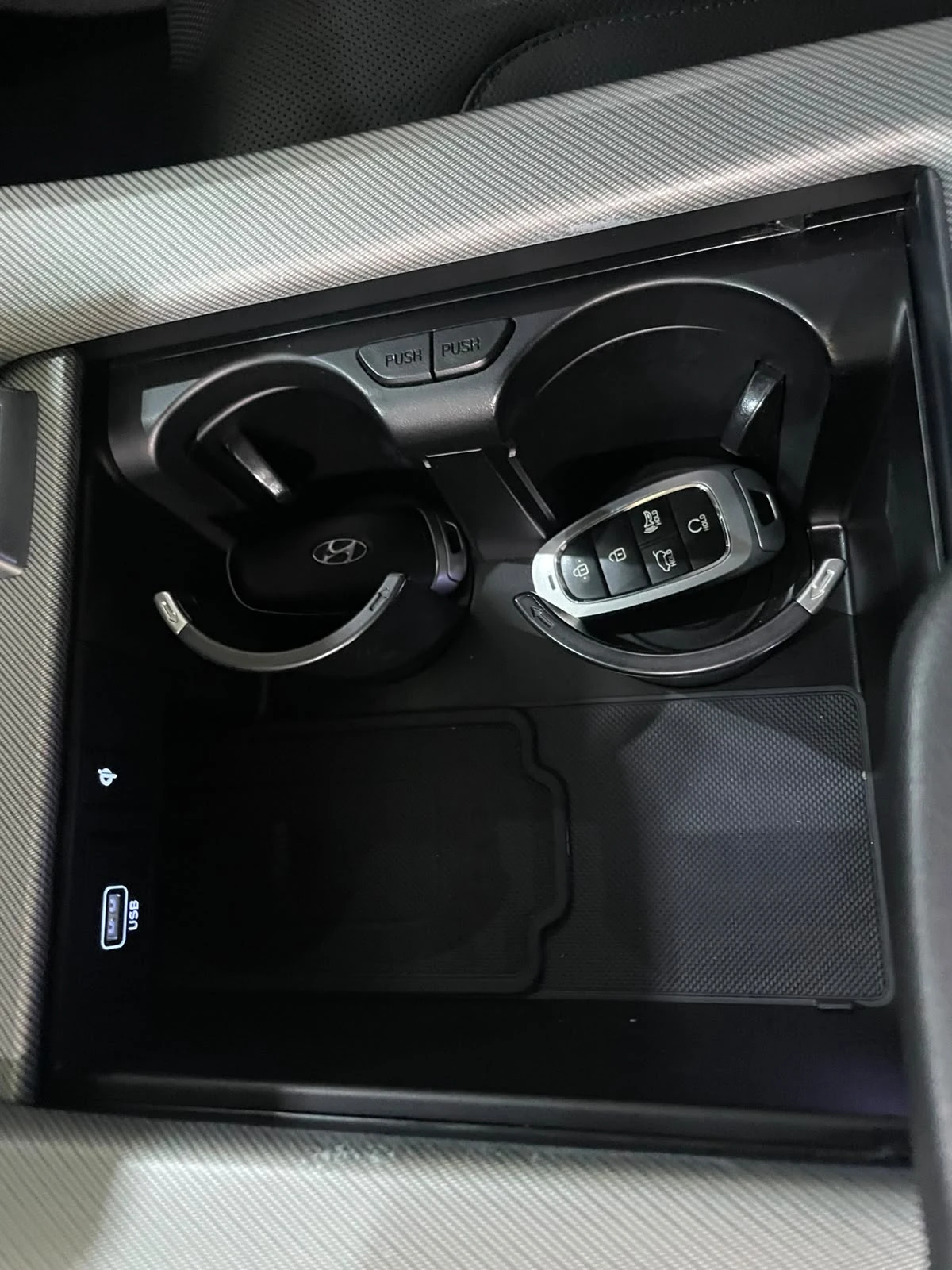 Hyundai Palisade 3.8 ! 4WD ! 6+ 1 ! Prestige !, снимка 17 - Автомобили и джипове - 55281444