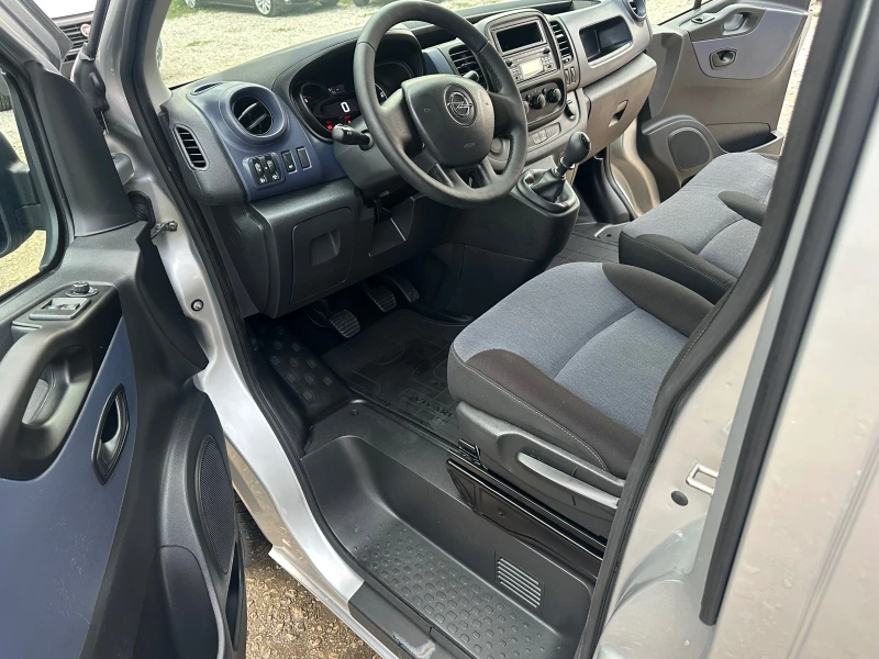 Opel Vivaro DIESEL* TOP* KLIMATIK* EVRO5, снимка 10 - Бусове и автобуси - 52071539