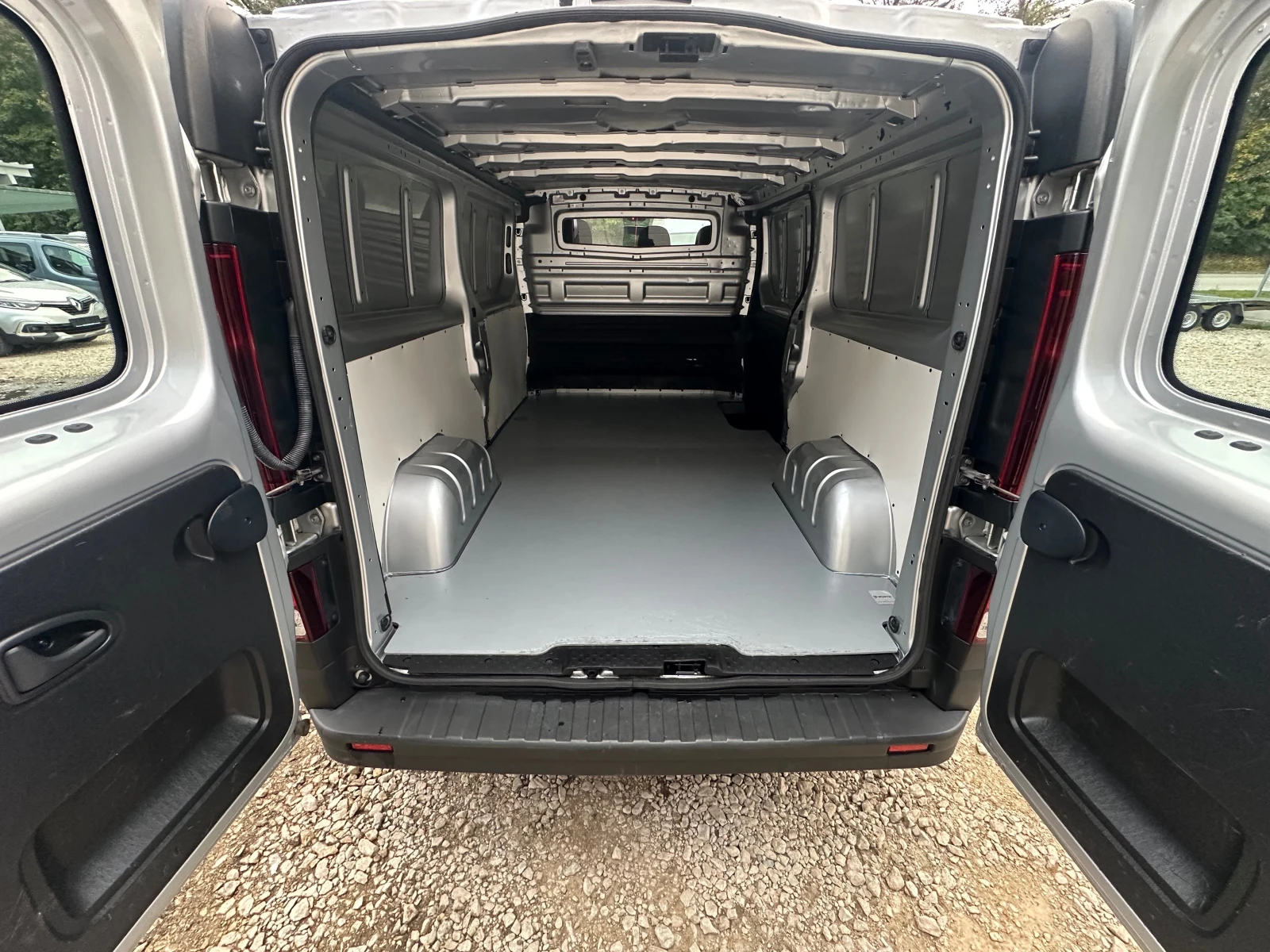 Opel Vivaro DIESEL* TOP* KLIMATIK* EVRO5 - изображение 7