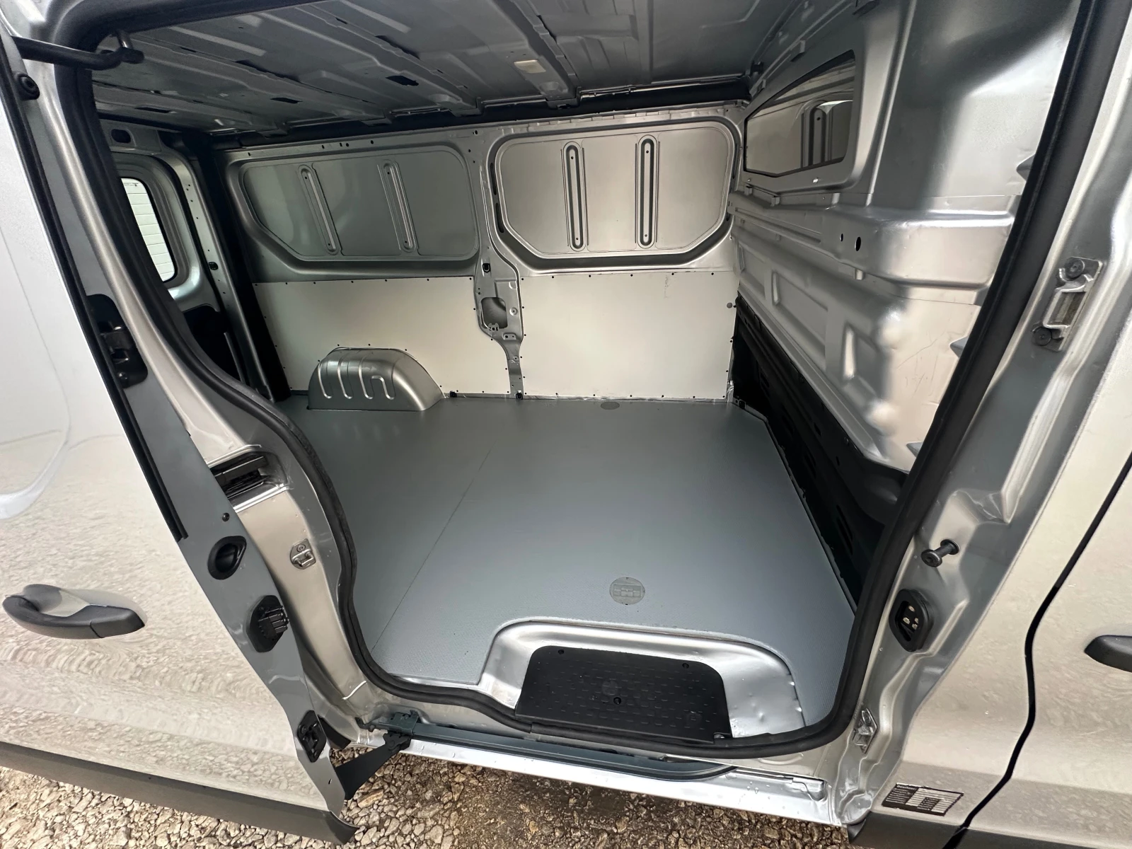 Opel Vivaro DIESEL* TOP* KLIMATIK* EVRO5 - изображение 8