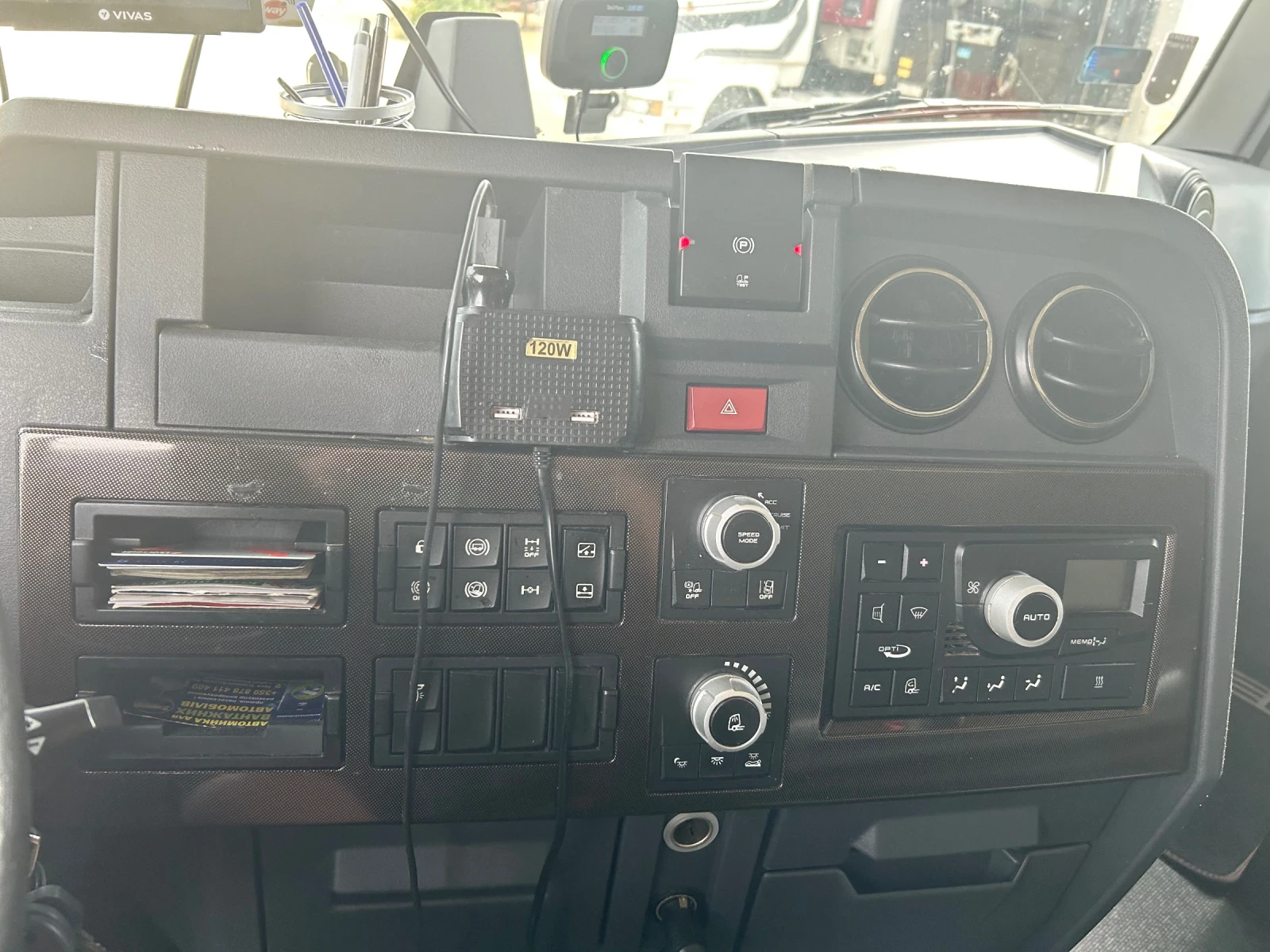 Renault T 520 перфектен, снимка 3 - Камиони - 54782003