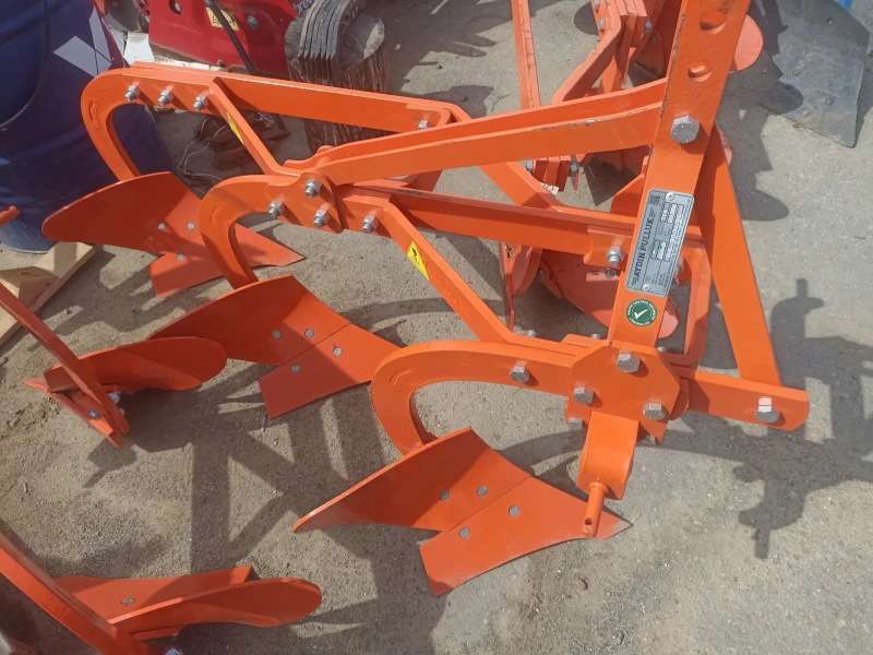 Плуг UNLU AYDIN, ALPLER, AFYON, UNLU и др. , снимка 4 - Селскостопанска техника - 35142015