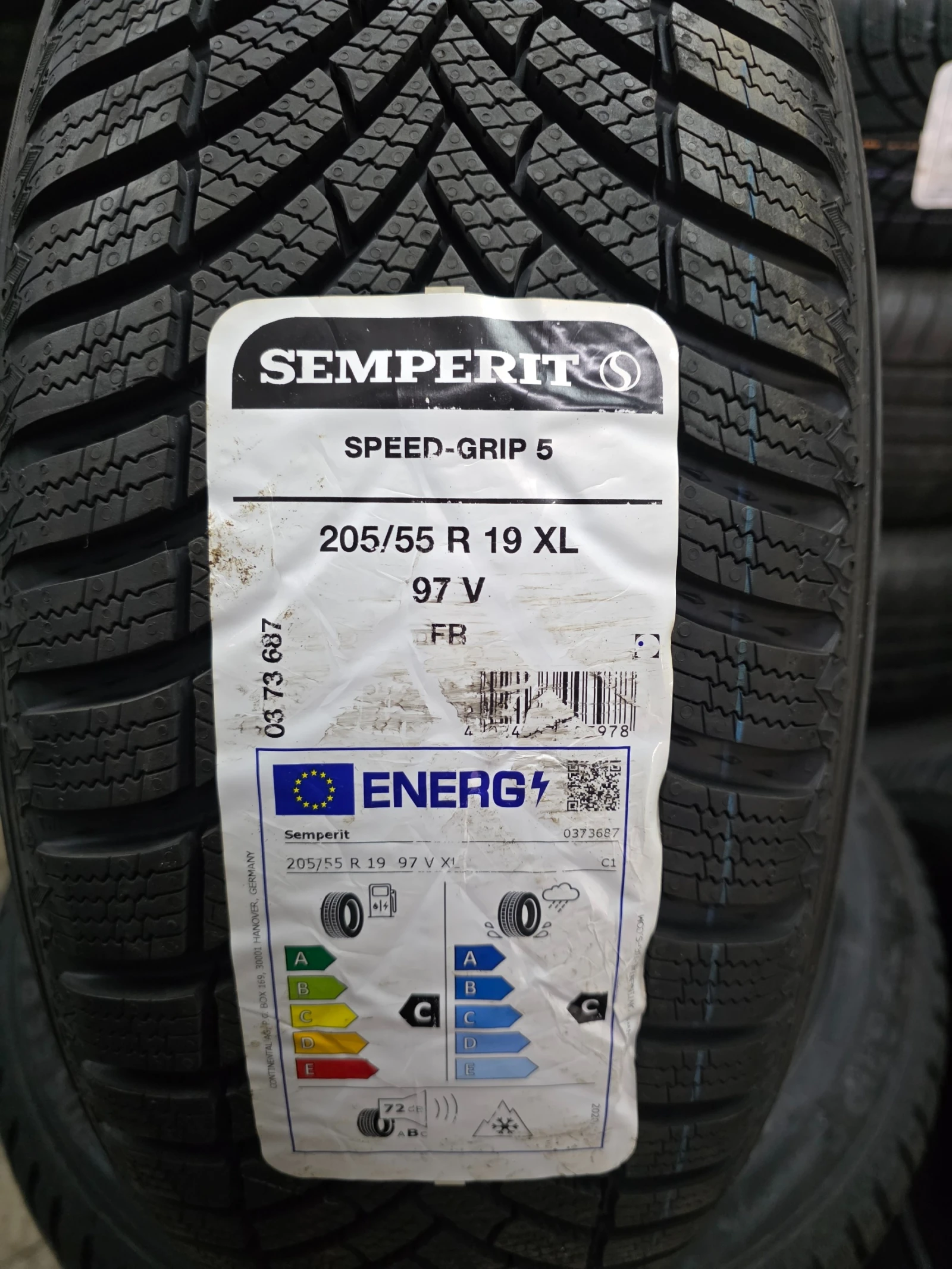 Гуми Зимни 205/55R19, снимка 5 - Гуми и джанти - 55272738