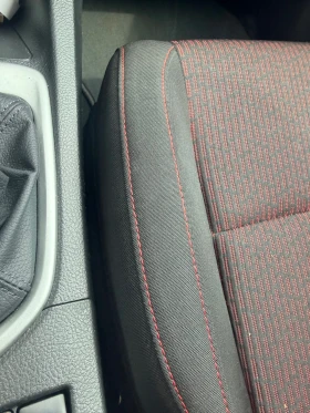 Toyota Auris 2.0d4d, снимка 8