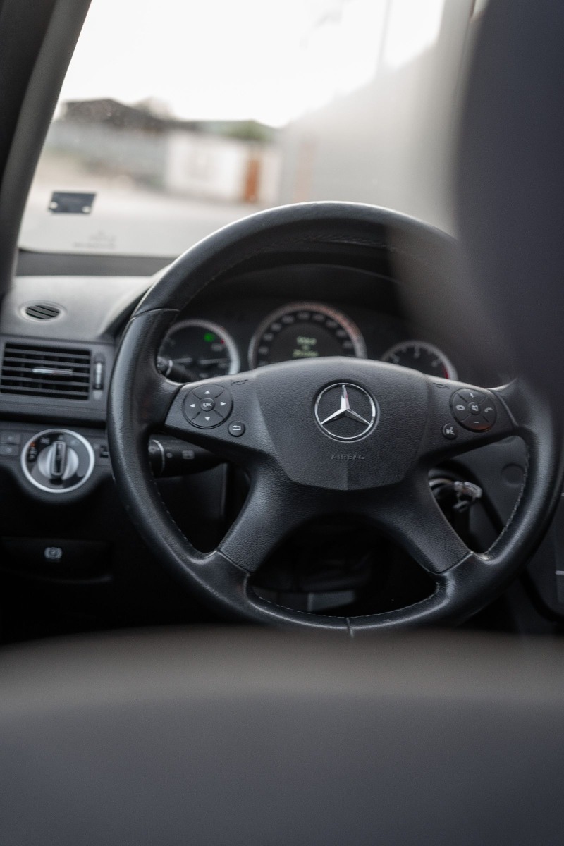 Mercedes-Benz 220, снимка 7 - Автомобили и джипове - 46406767
