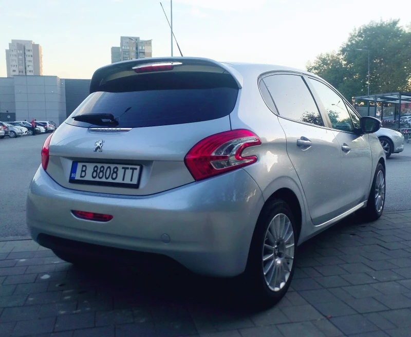 Peugeot 208, снимка 5 - Автомобили и джипове - 46877962