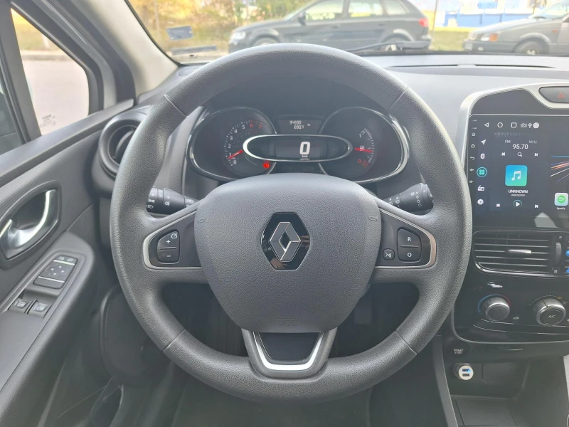 Renault Clio 1.2 16V 73к.с., снимка 10 - Автомобили и джипове - 47767685