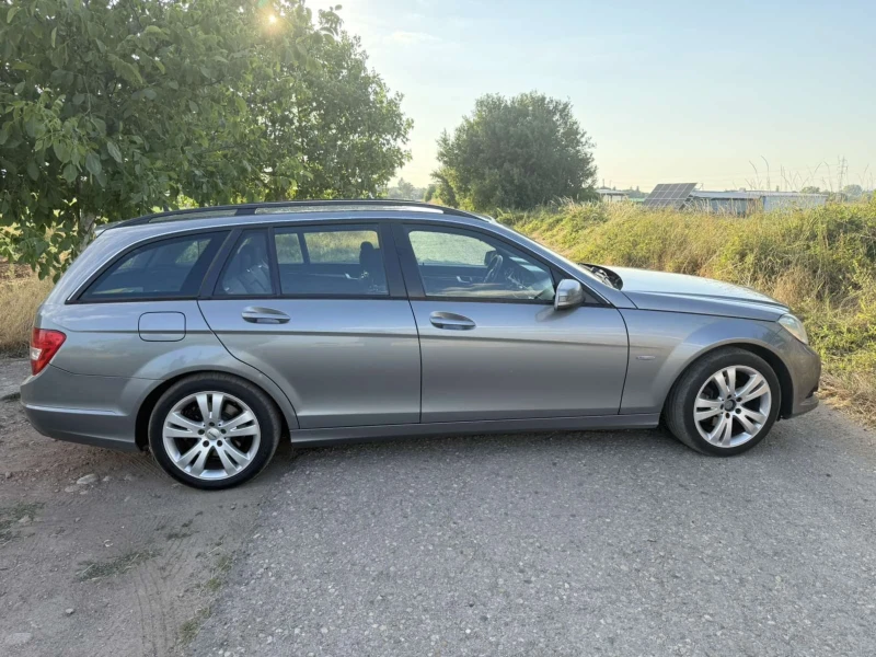 Mercedes-Benz C 220, снимка 4 - Автомобили и джипове - 52311410