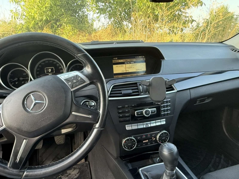 Mercedes-Benz C 220, снимка 6 - Автомобили и джипове - 52311410