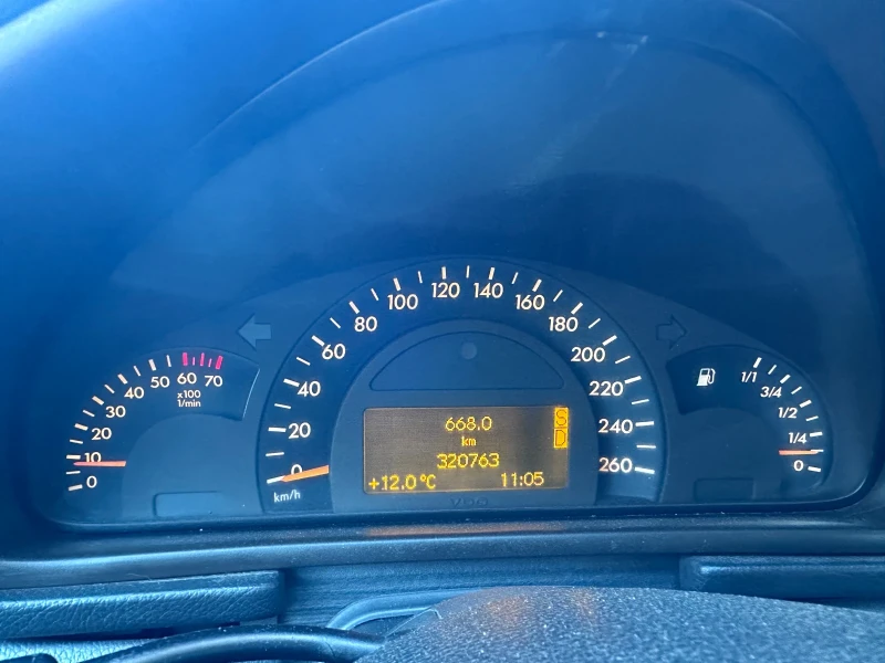 Mercedes-Benz C 200 Kompresorr , Автомат ,  ТОП , снимка 13 - Автомобили и джипове - 52755248