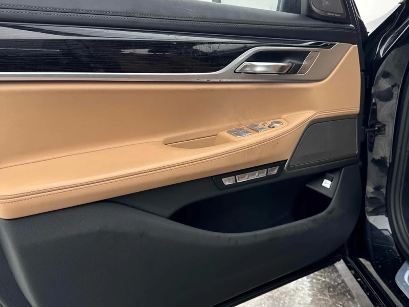 BMW 750 * 750Li xDrive Sedan * CARFAX * БЕЗ ПЪРВОНАЧАЛНА В, снимка 10 - Автомобили и джипове - 53164340