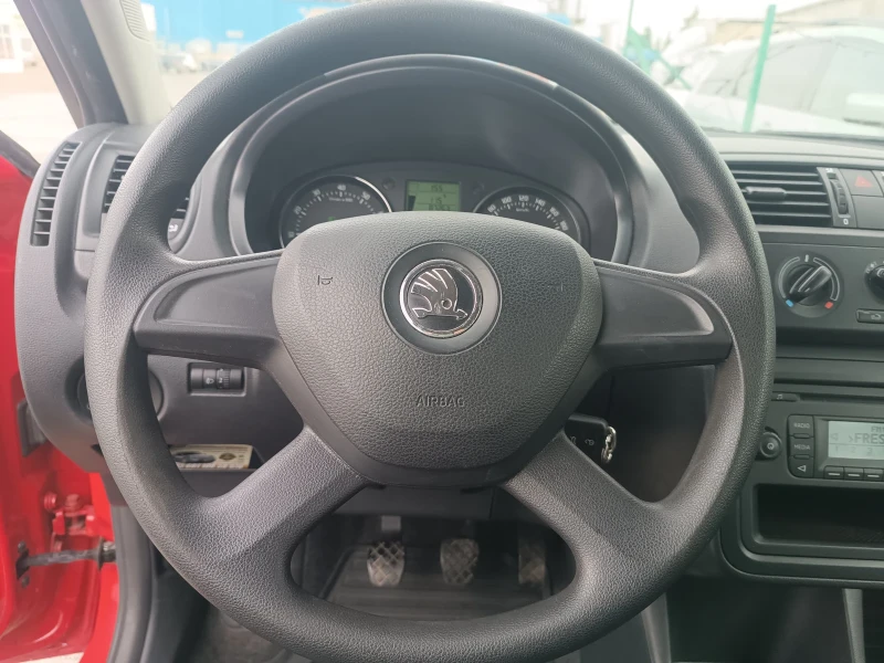 Skoda Fabia 1, 2i, ПЕРФЕКТНА, ЛИЗИНГ , снимка 8 - Автомобили и джипове - 53238946