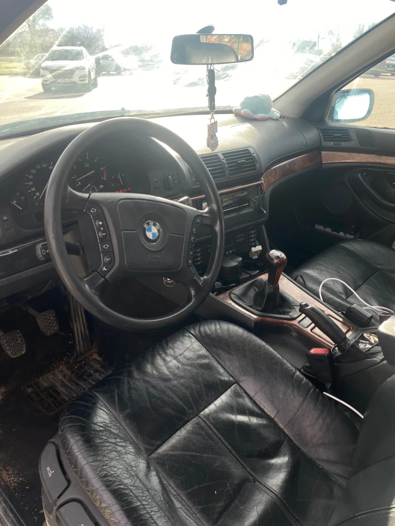 BMW 523, снимка 8 - Автомобили и джипове - 53393247