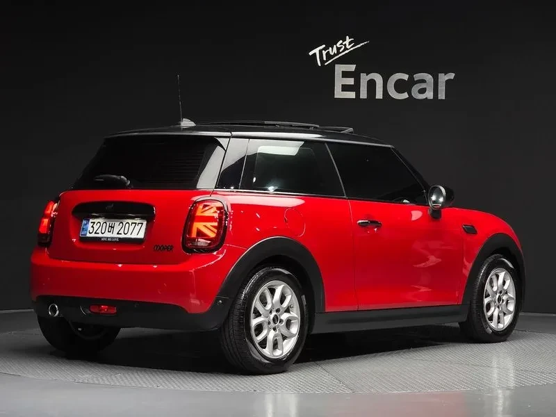 Mini Cooper High 3Rd Generation, снимка 2 - Автомобили и джипове - 55936828