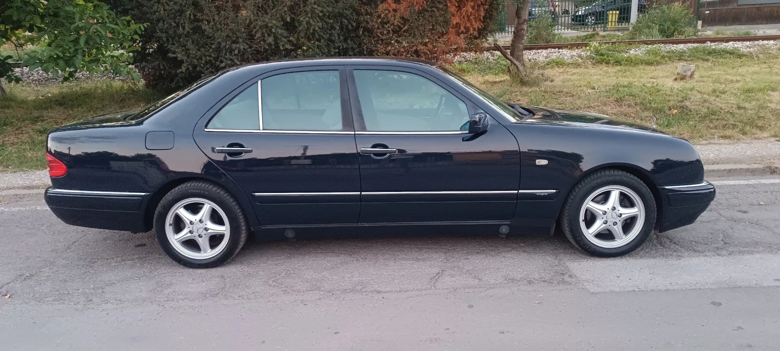 Mercedes-Benz E 230  - изображение 4