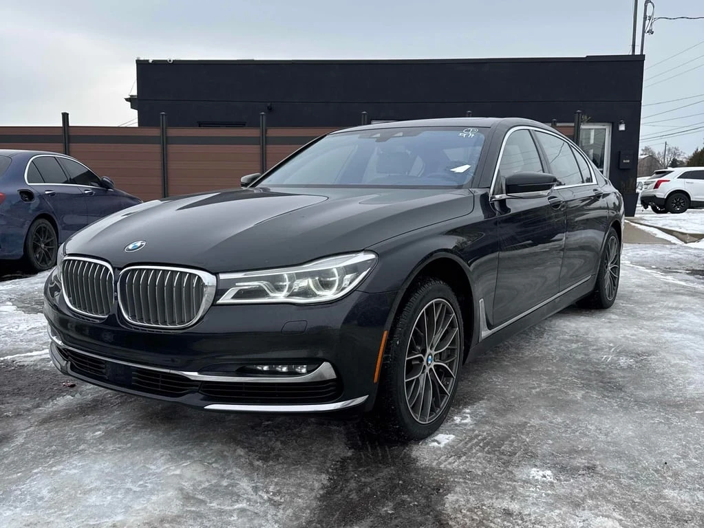 BMW 750 * 750Li xDrive Sedan * CARFAX * ��� ������������ � | Mobile.bg � ����������� 1