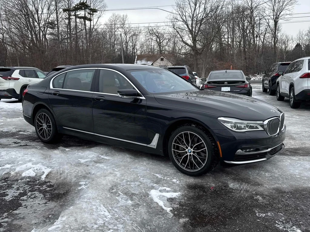 BMW 750 * 750Li xDrive Sedan * CARFAX * ��� ������������ � | Mobile.bg � ����������� 4