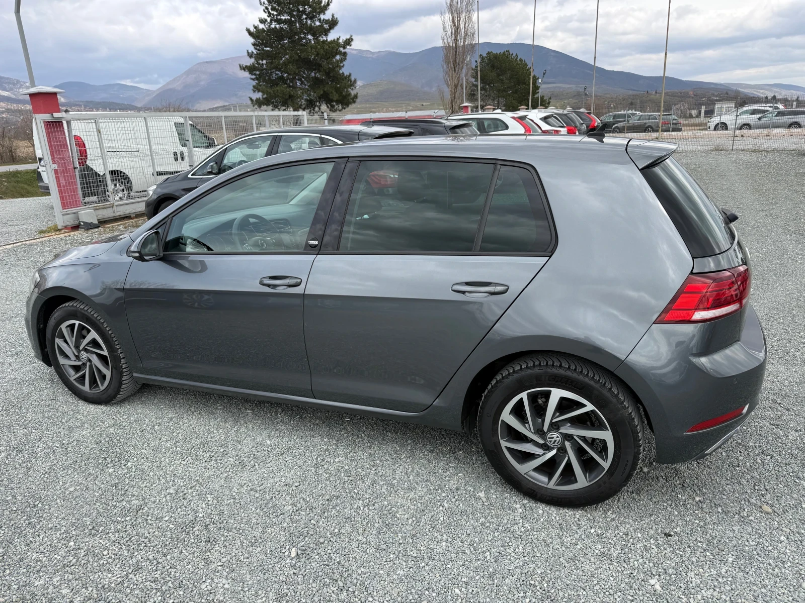 VW Golf (KATO НОВА), снимка 9 - Автомобили и джипове - 53901841