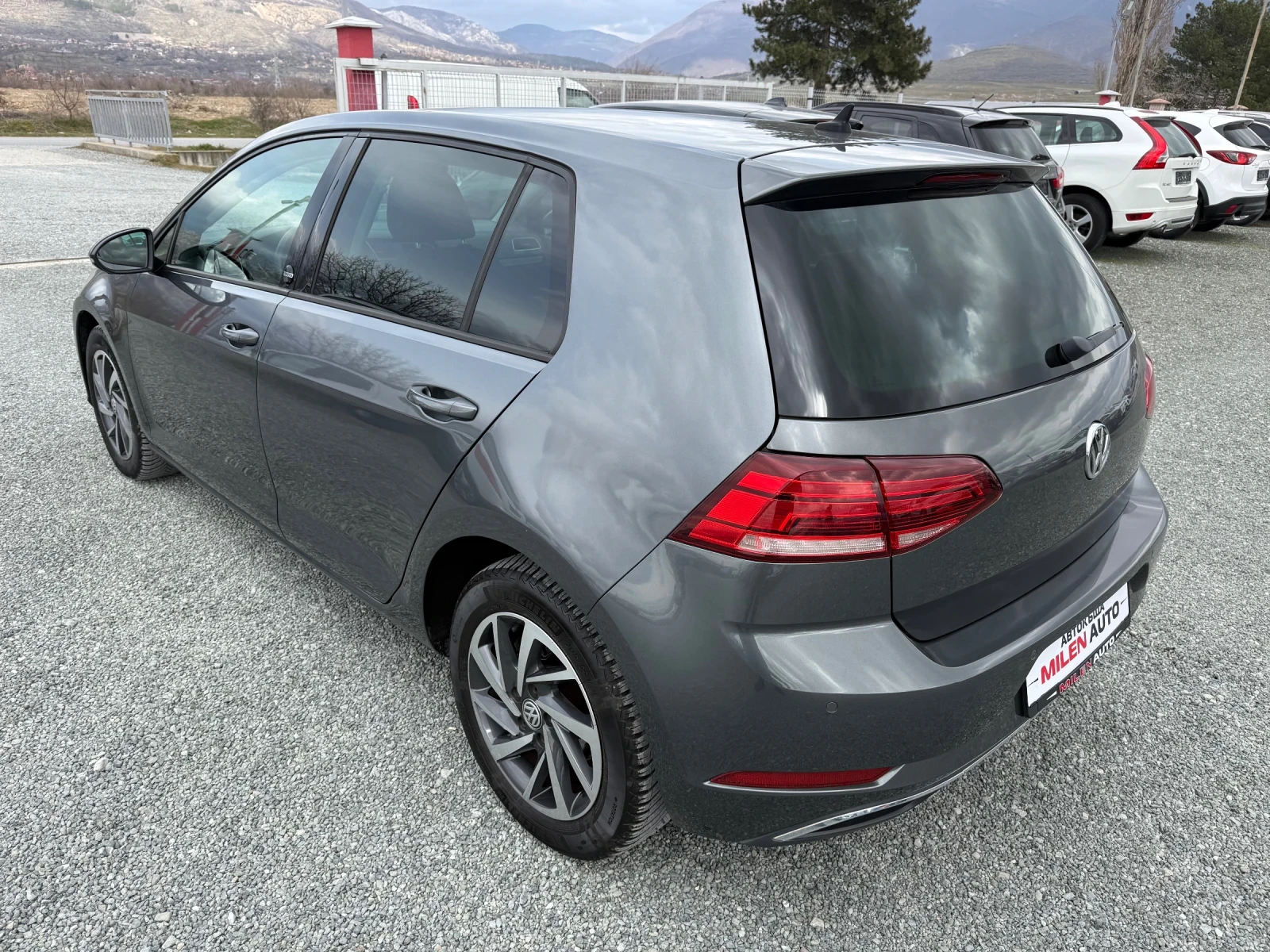 VW Golf (KATO НОВА), снимка 8 - Автомобили и джипове - 53901841