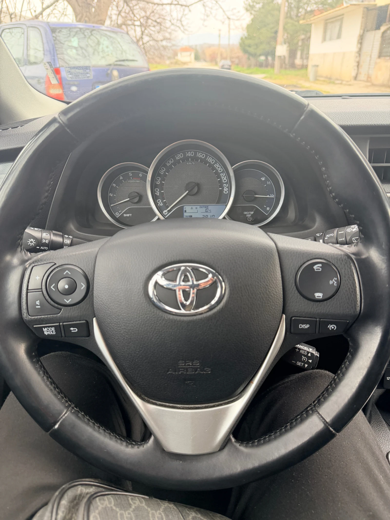 Toyota Auris 2.0d4d, снимка 9 - Автомобили и джипове - 53922843