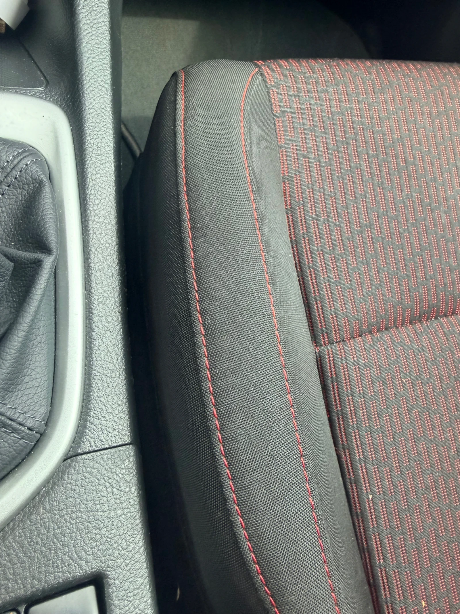 Toyota Auris 2.0d4d, снимка 8 - Автомобили и джипове - 53922843