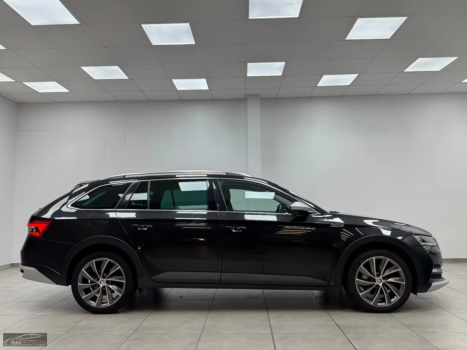 Skoda Superb SCOUT/190HP/4X4/MATRIX/CAM/MEM/319z, снимка 6 - Автомобили и джипове - 54270445