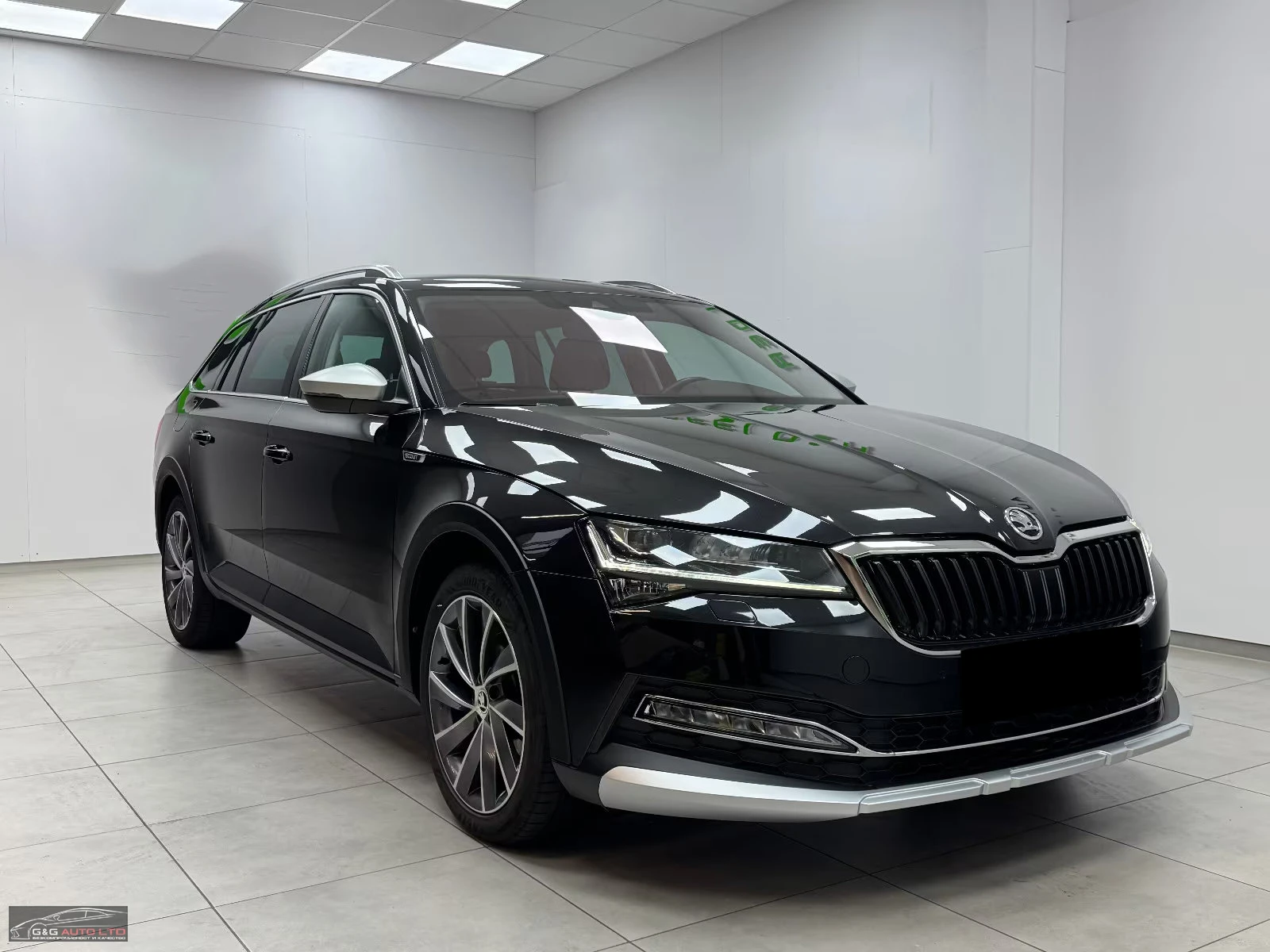 Skoda Superb SCOUT/190HP/4X4/MATRIX/CAM/MEM/319z, снимка 5 - Автомобили и джипове - 54270445