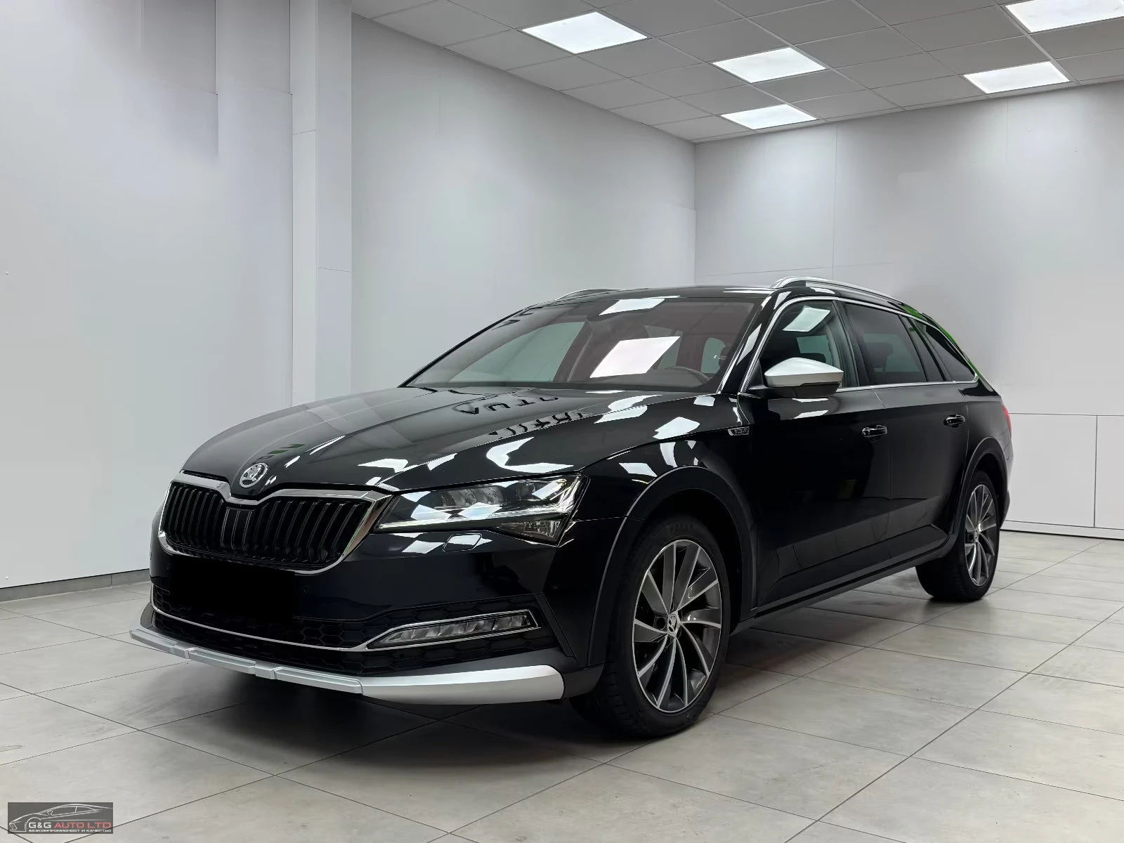 Skoda Superb SCOUT/190HP/4X4/MATRIX/CAM/MEM/319z