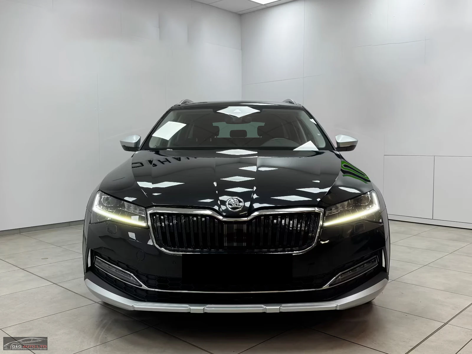 Skoda Superb SCOUT/190HP/4X4/MATRIX/CAM/MEM/319z, снимка 2 - Автомобили и джипове - 54270445