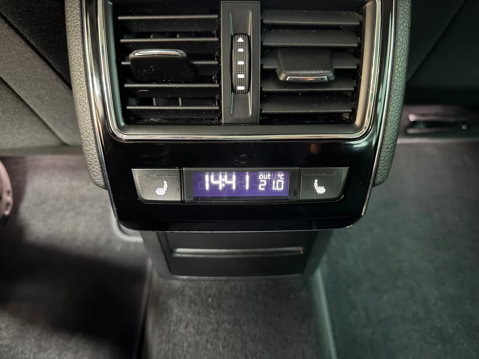 Skoda Superb SCOUT/190HP/4X4/MATRIX/CAM/MEM/319z, снимка 15 - Автомобили и джипове - 54270445