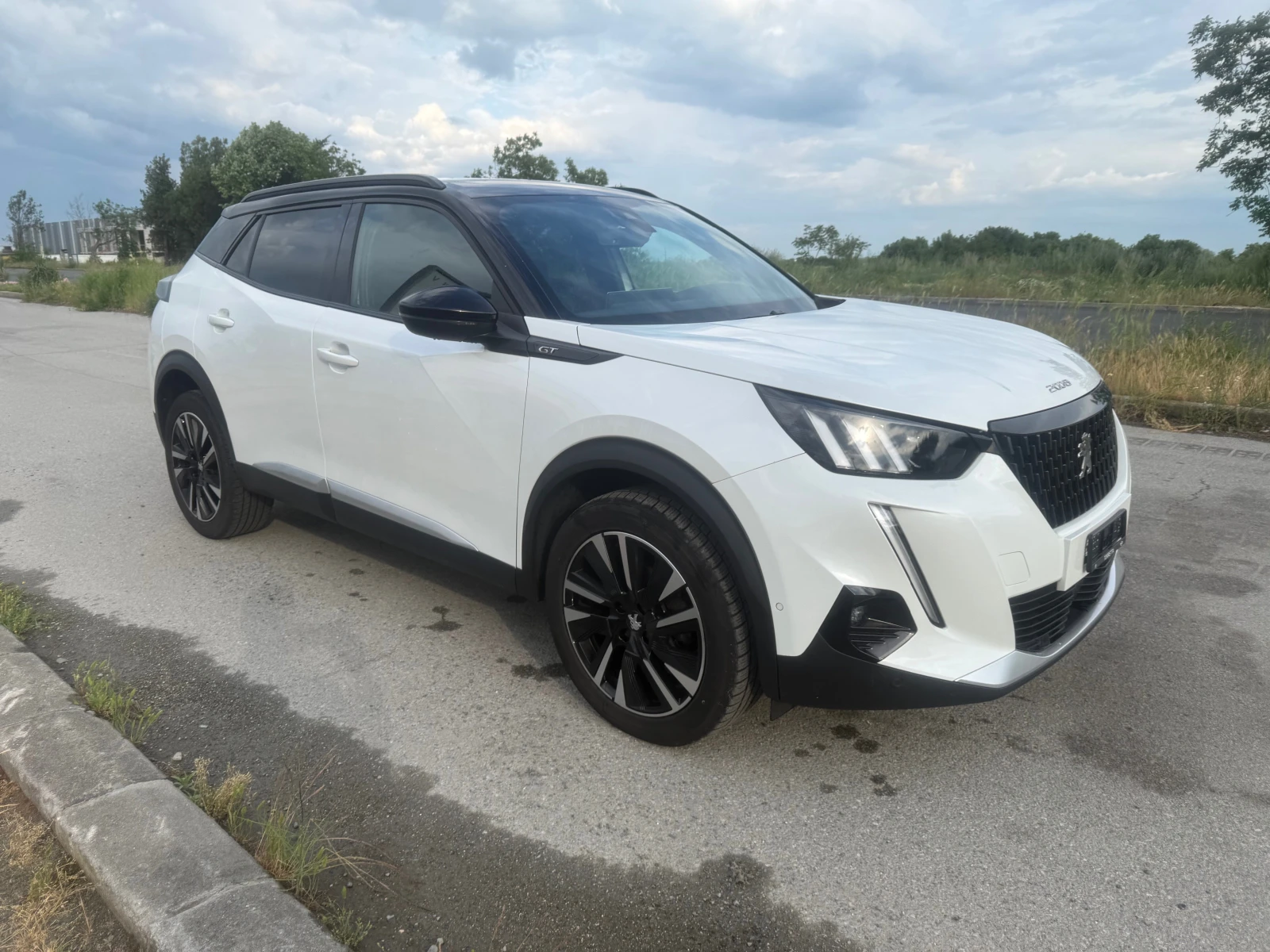 Peugeot 2008 GT-line AUT. DIGITAL FULL ШВЕЙЦАРИЯ, снимка 5 - Автомобили и джипове - 54637353