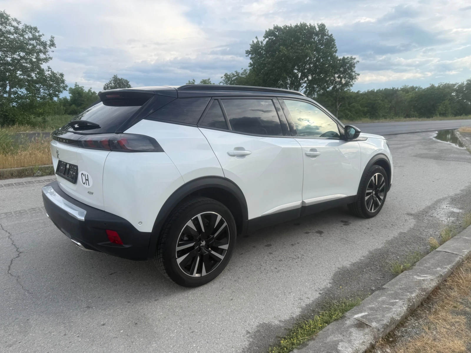 Peugeot 2008 GT-line AUT. DIGITAL FULL ШВЕЙЦАРИЯ, снимка 3 - Автомобили и джипове - 54637353