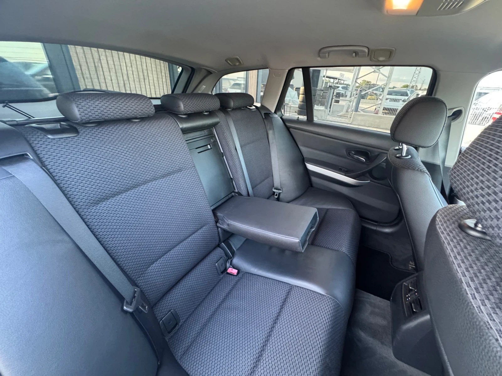 BMW 320, снимка 13 - Автомобили и джипове - 54820410