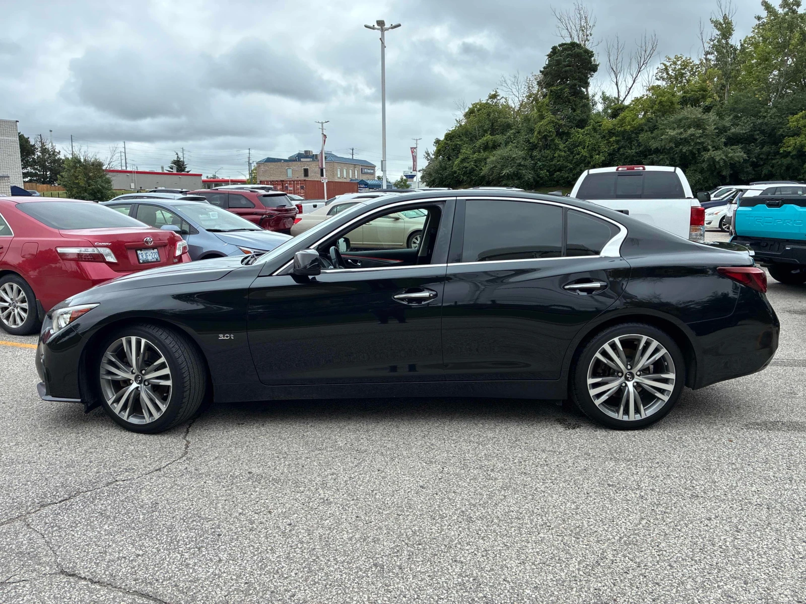 Infiniti Q50 * 3.0t * CARFAX * ОПЦИЯ ЗА ФИНАНСИРАНЕ, снимка 2 - Автомобили и джипове - 55827378