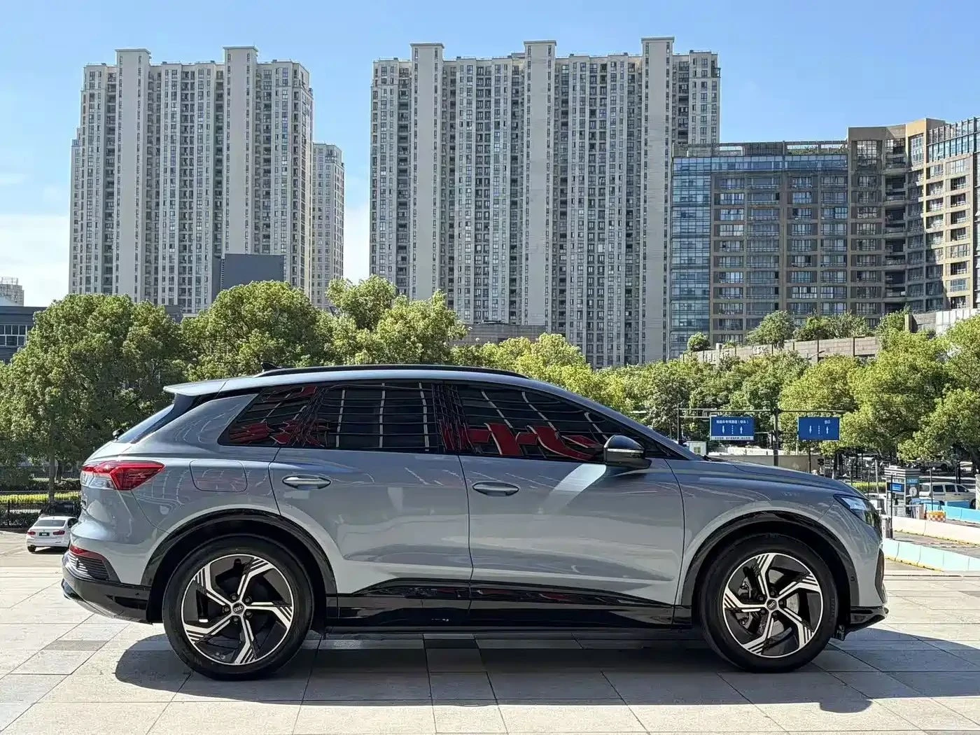 Audi E-Tron, снимка 8 - Автомобили и джипове - 56689619