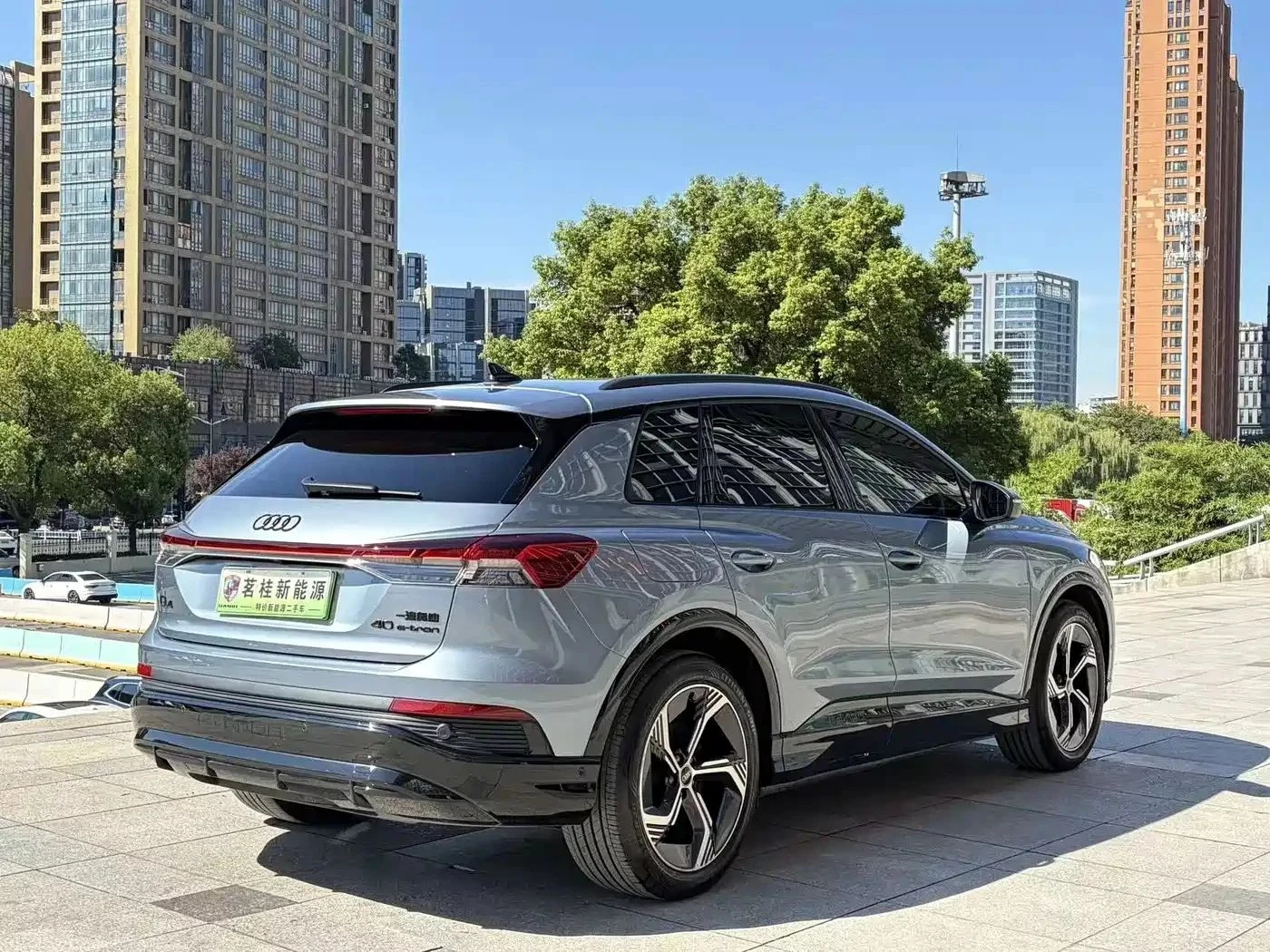 Audi E-Tron, снимка 4 - Автомобили и джипове - 56689619