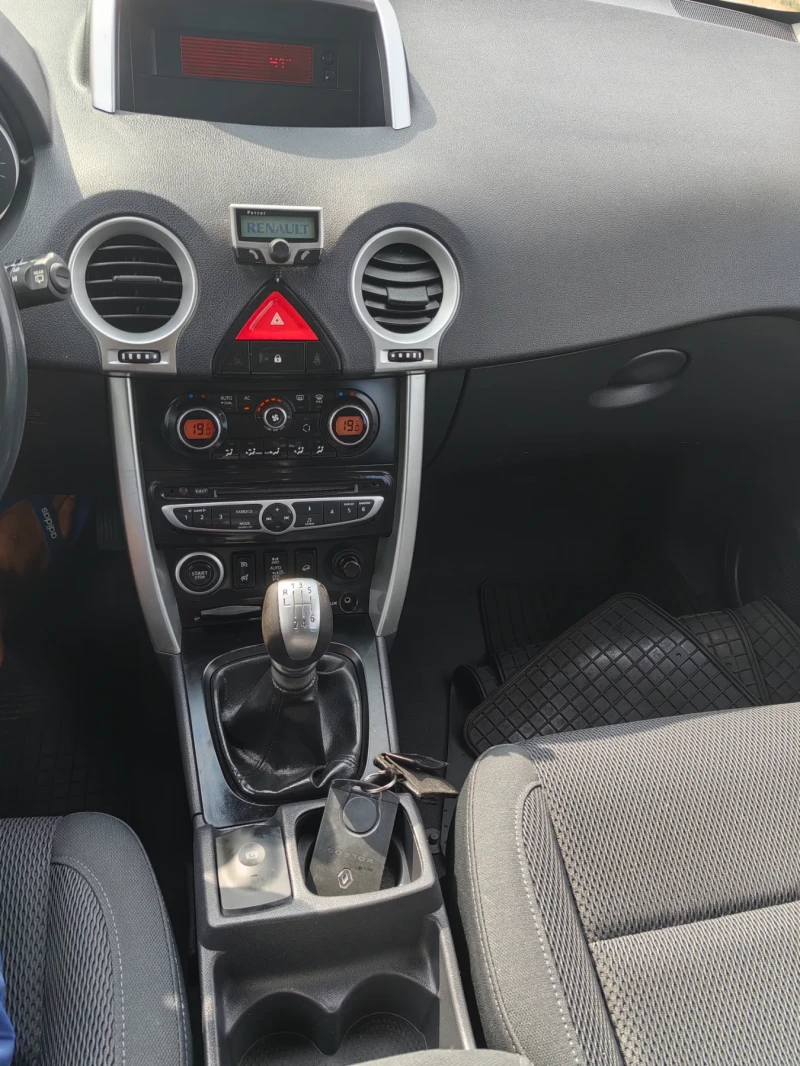 Renault Koleos 2.0td 4x4 150ps, снимка 13 - Автомобили и джипове - 52559782