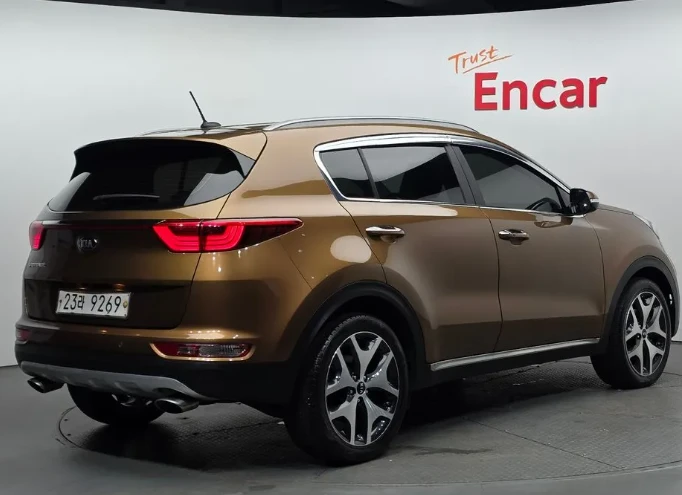 Kia Sportage 2.0 CRDi 4WD - изображение 2