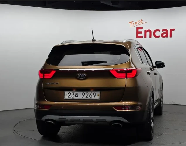 Kia Sportage 2.0 CRDi 4WD - изображение 4