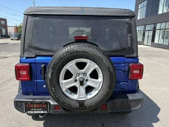 Jeep Wrangler * Sport AUTO CAMERA HEATED SEATS/STEERING CERTIFIE, снимка 4 - Автомобили и джипове - 55693053